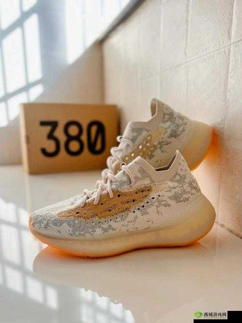 YEEZY 380 蜜桃粉满天:梦幻般的时尚焦点